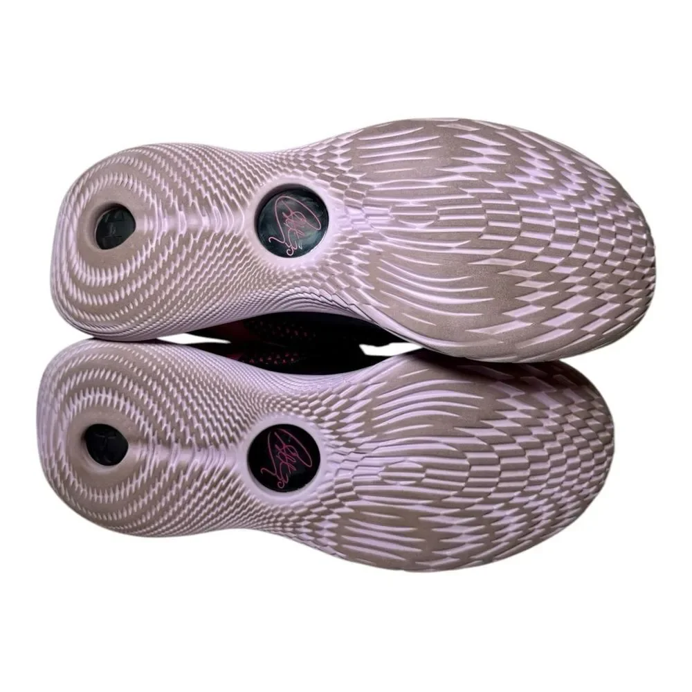 Under Armour wear toes